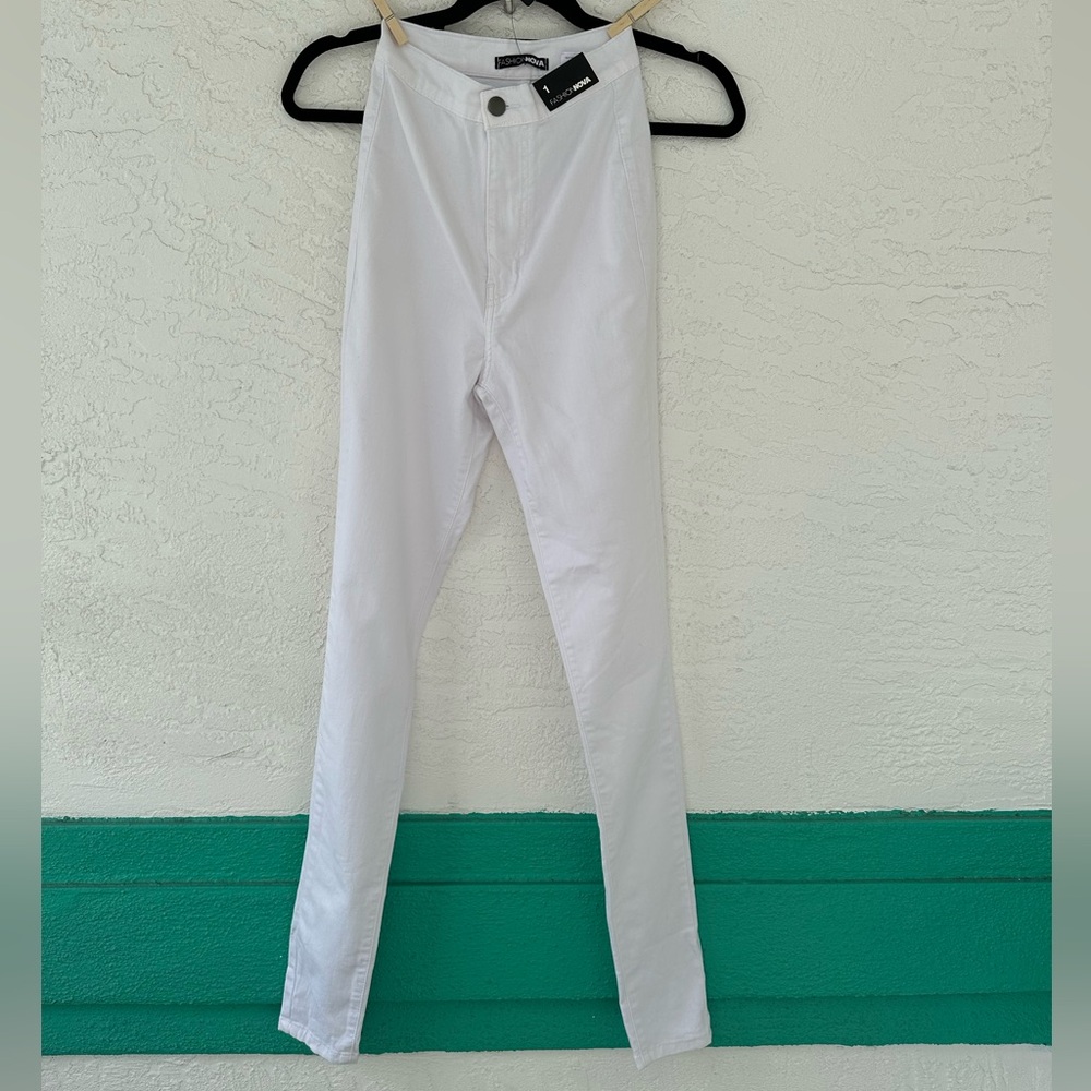 Fashion Nova Pants Super High Rise Denim Skinnies White Size 1 - Picture 2 of 5
